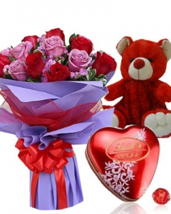 24 Red*pink roses with Lindor heart +small teddy